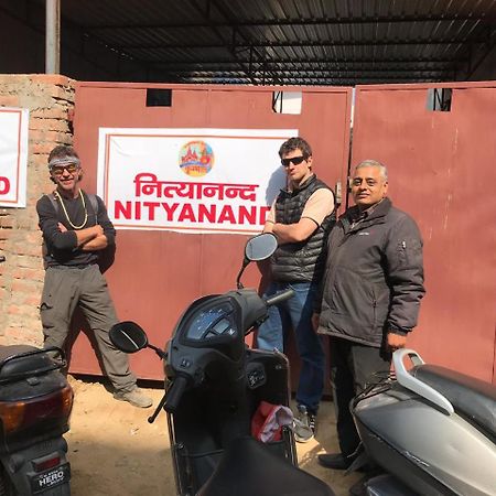 Nityanand Bed & Breakfast Allāhābād Junction Екстериор снимка