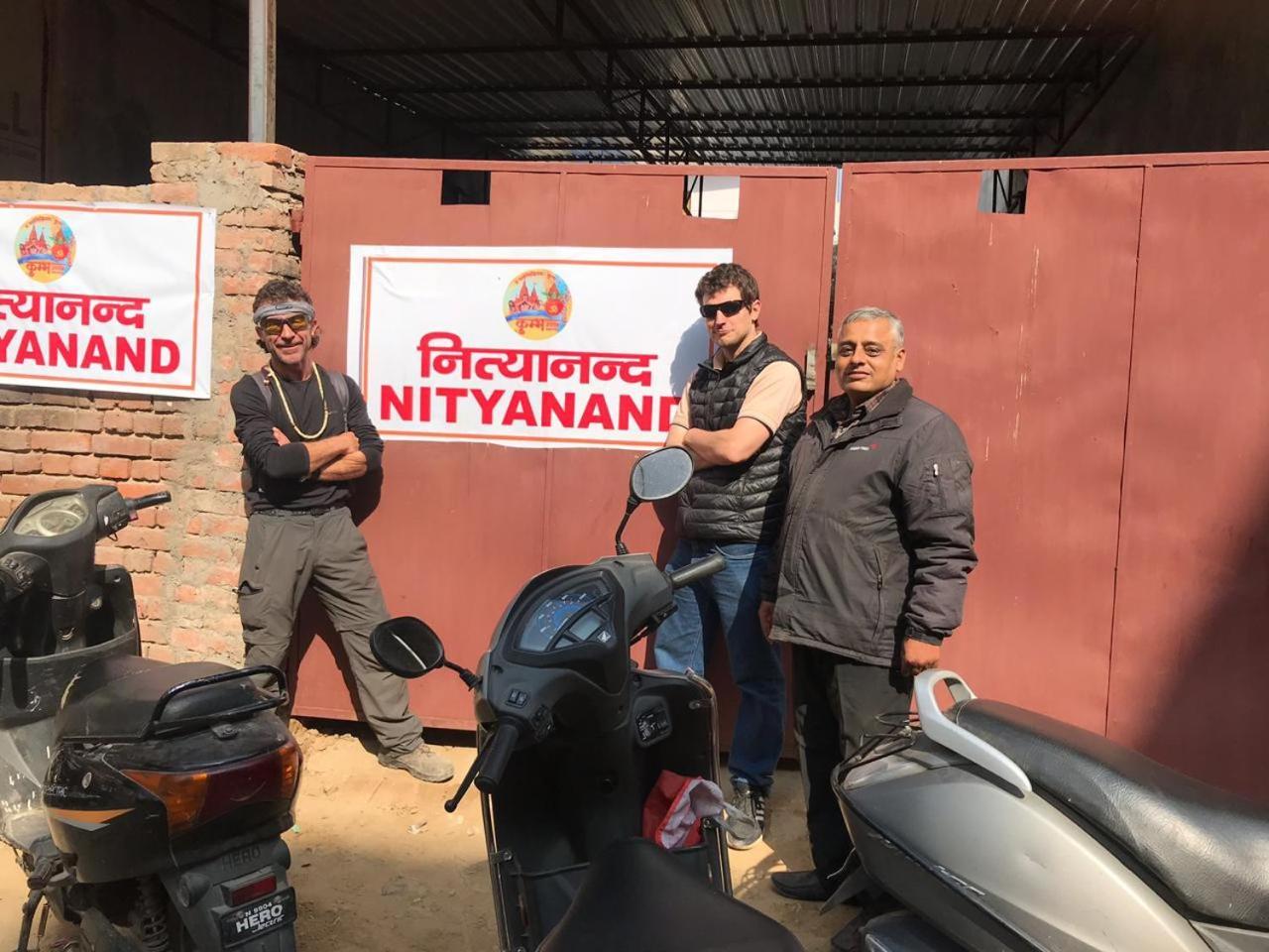 Nityanand Bed & Breakfast Allāhābād Junction Екстериор снимка